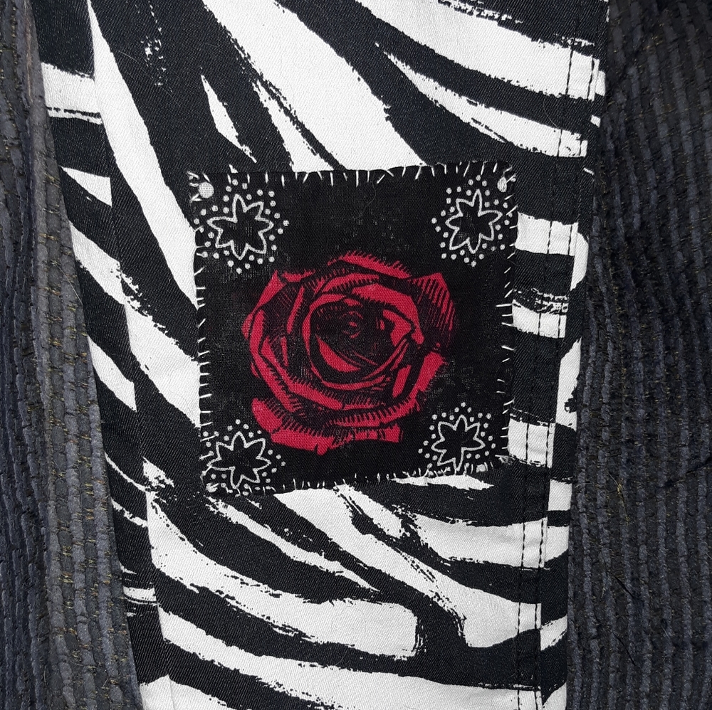 NEW PICS! 💀Punk rock zebra skinnys- metal bands trivium & Alice cooper patches - Picture 3 of 16